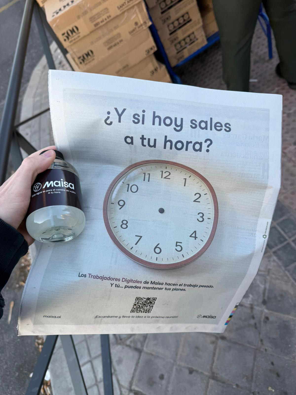 Botella Maisa y contraportada 20minutos